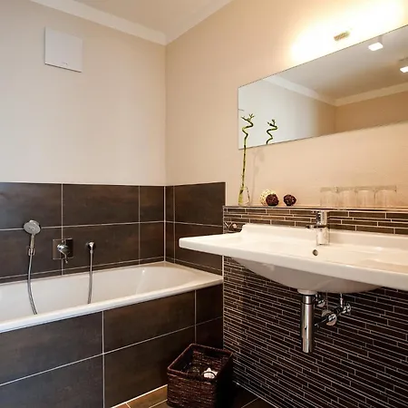 Strandhäuser - Feuerstein Ferienhaus Sellin (Rugen)